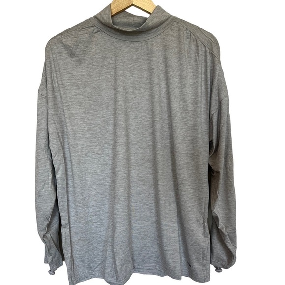 NWOT Zuda Light Grey Mock Neck Long Sleeve Active Top with Cinched Sleeves - Picture 2 of 6